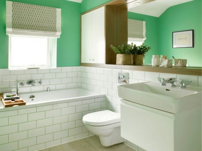 vacker-small-badrum-set green-väggar