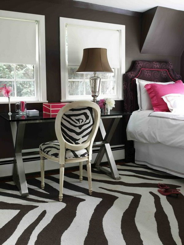 Zebra kailių baldai-darželio dizainas