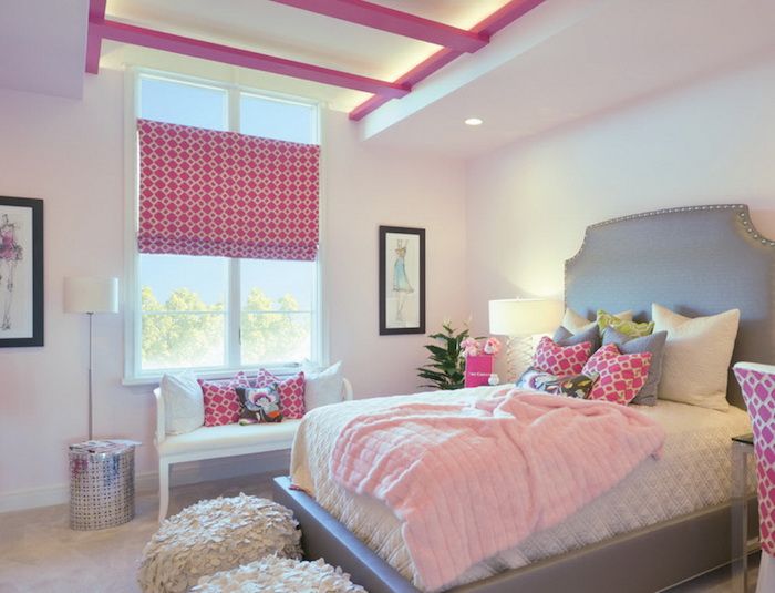 camera da letto mobili piccolo letto piccolo divano zona salotto alla finestra parete deco foto cuscino deco sul cuscino del pavimento letto soffice