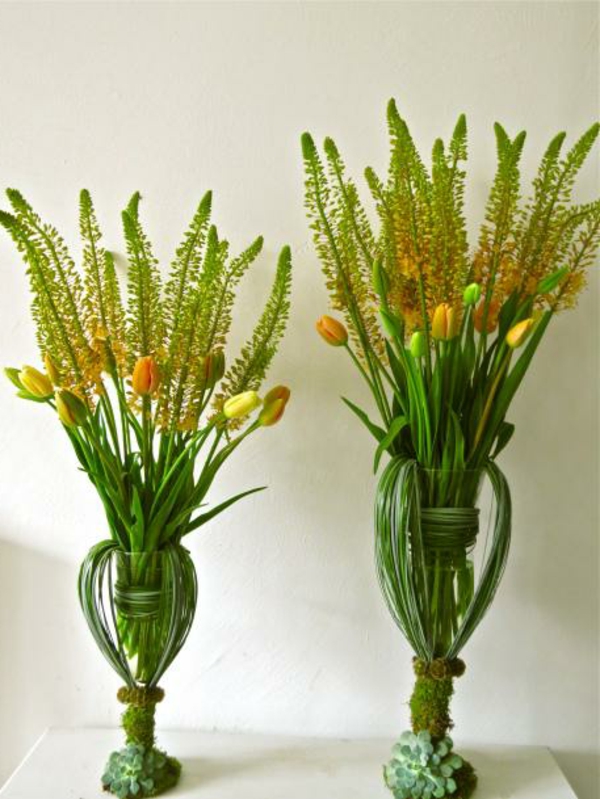 to elegante vaser-med-fransk-tulipaner