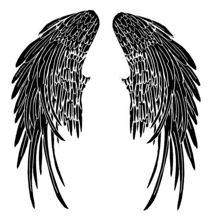dit is een van onze inspirerende ideeën voor een tatoeage van zwarte engelenvleugels met lange veren