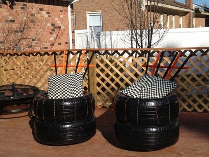 Două-moderne-scaun-din-deșeuri anvelope de reciclare a făcut-atractiv-design